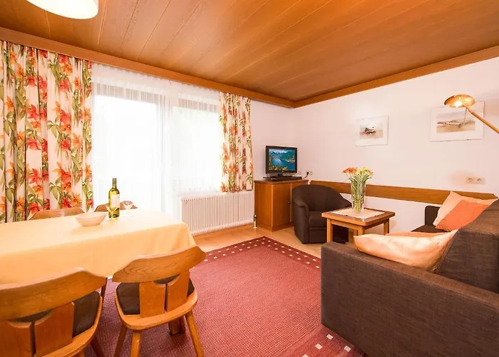 Gaestehaus Haffner Гостьовий будинок Целль-ам-Зеє