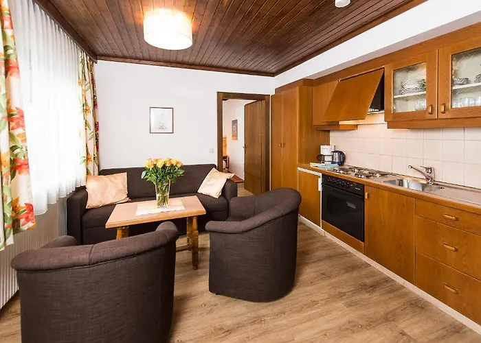 Gaestehaus Haffner Гостьовий будинок Целль-ам-Зеє