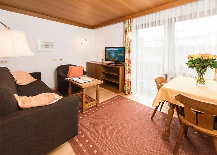 Gaestehaus Haffner 滨湖采尔